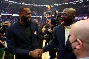 詹姆斯vs乔丹直播_NBA高清免费观看_詹姆斯vs乔丹比赛回放视频集锦